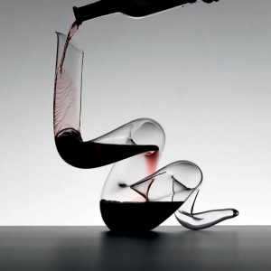 artistic-spiral-wine-decanter