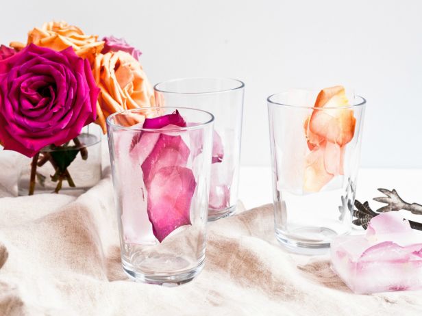 flower-petals-ice-cubes